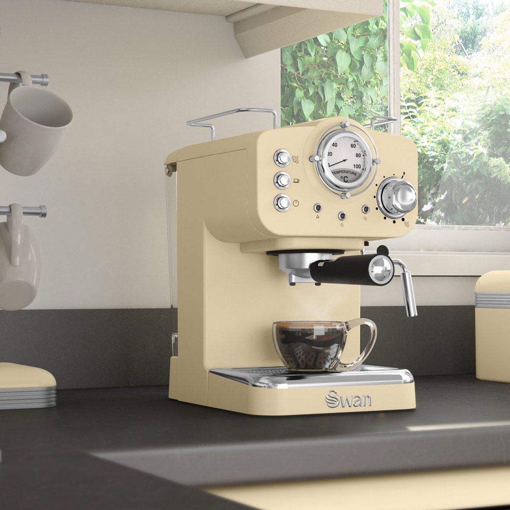 Retro espressomachine creme