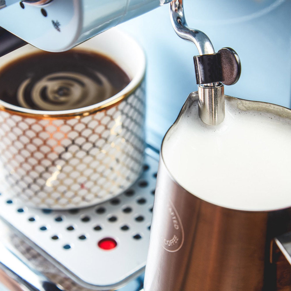 Retro espressomachine blauw