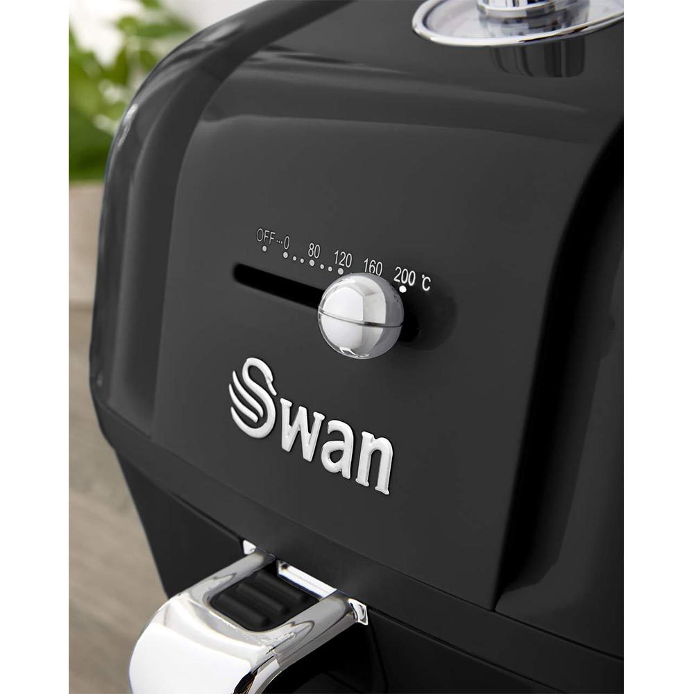 heden snor bende Airfryer in retro design met ruime inhoud van 6 liter van Swan