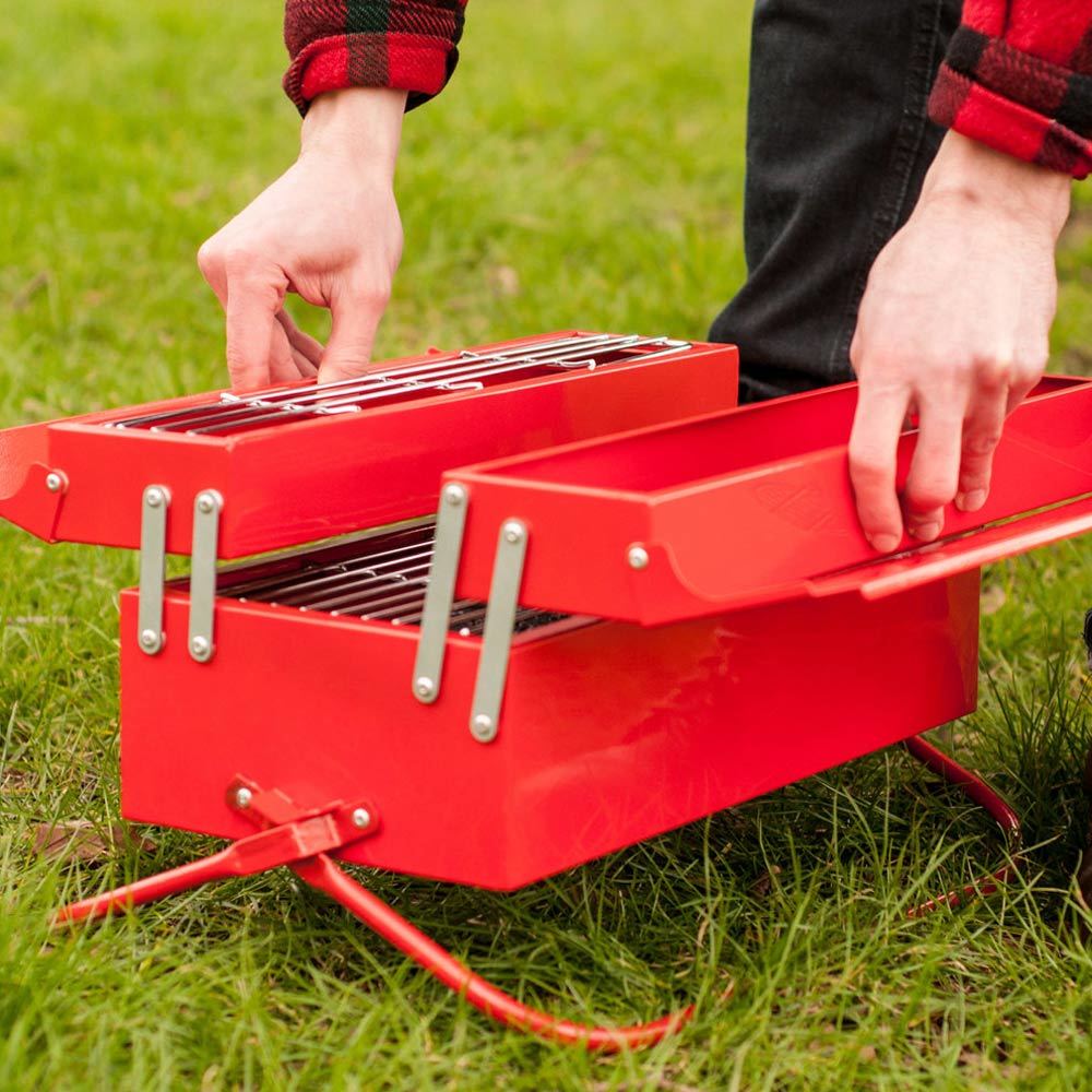 Retro draagbare barbecue rood
