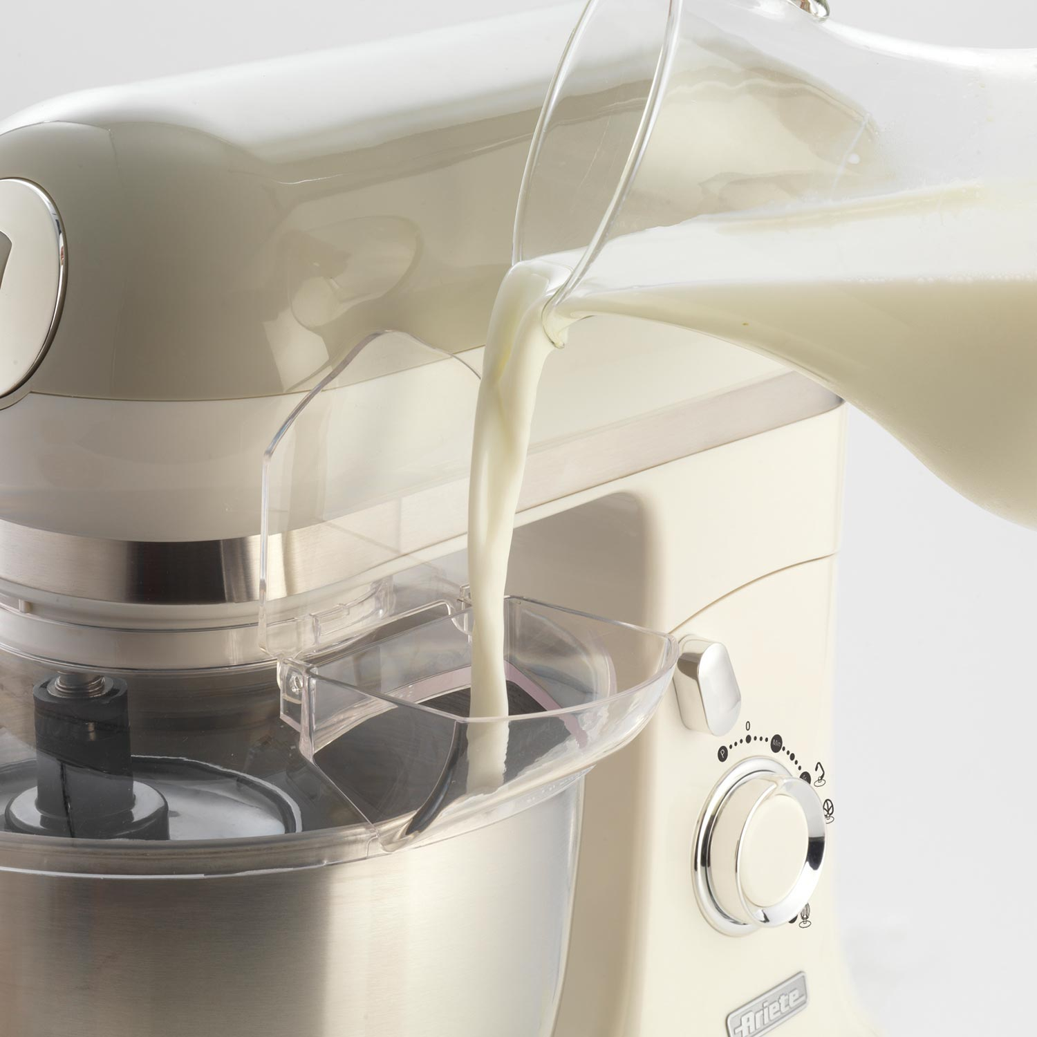 Retro keukenmachine beige Retro keukenmachine beige