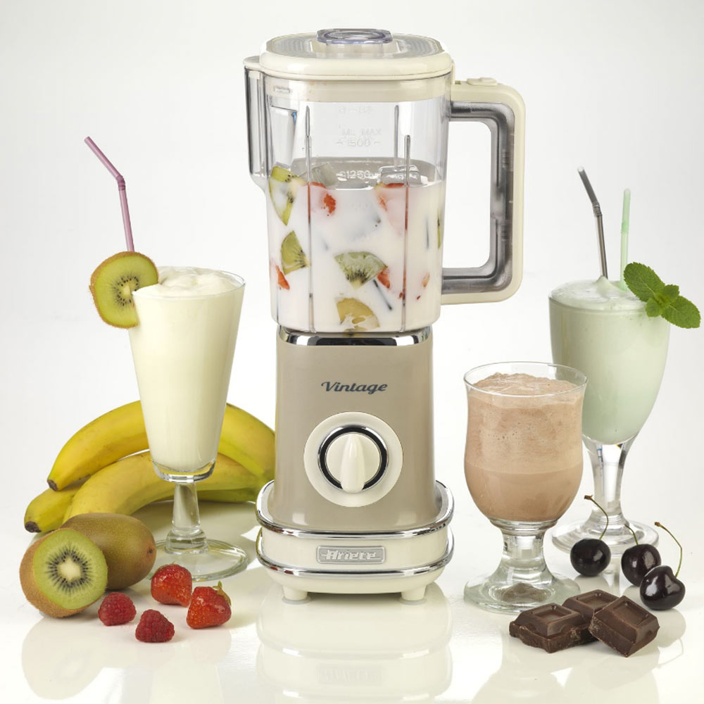 Retro blender beige