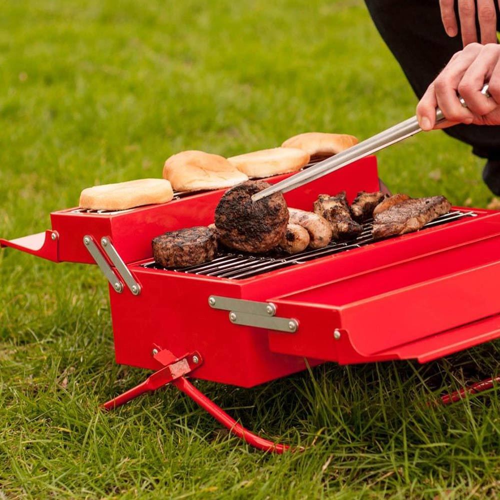 Retro draagbare barbecue rood