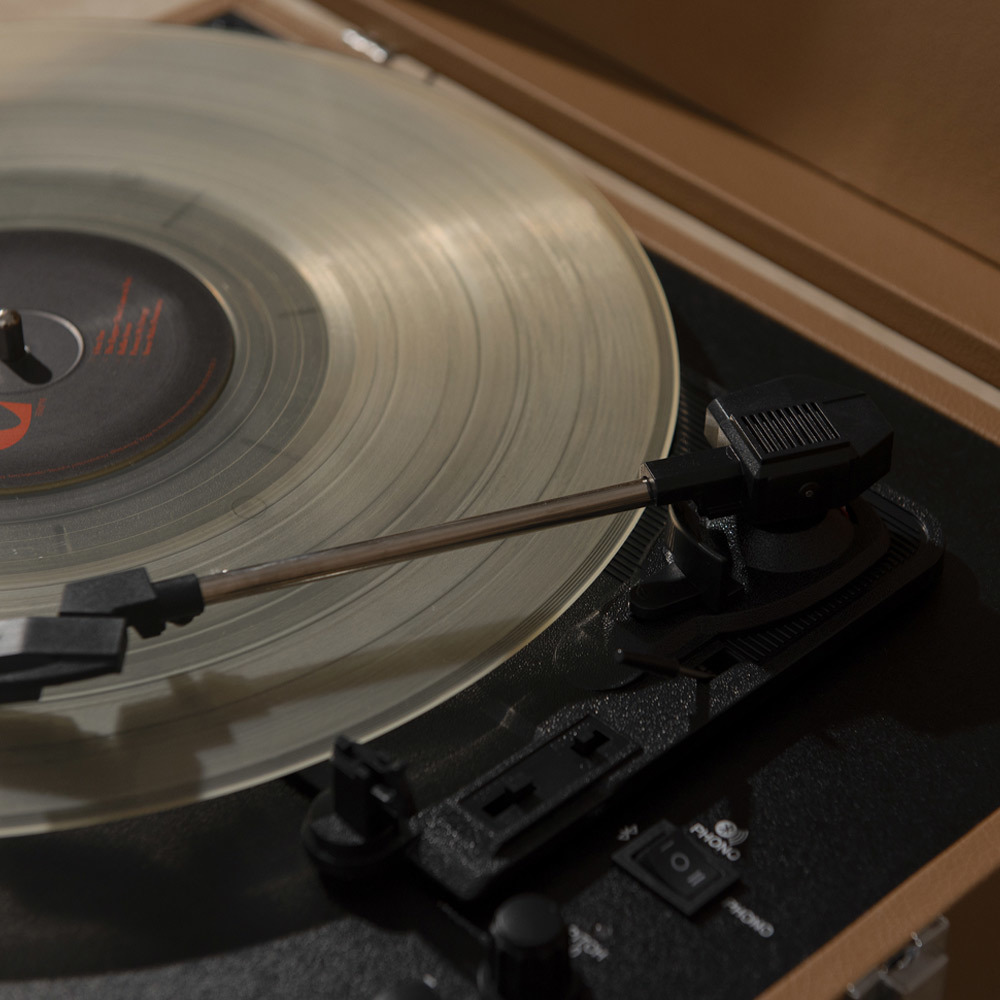 Crosley Voyager retro platenspeler tan Crosley Voyager retro platenspeler tan