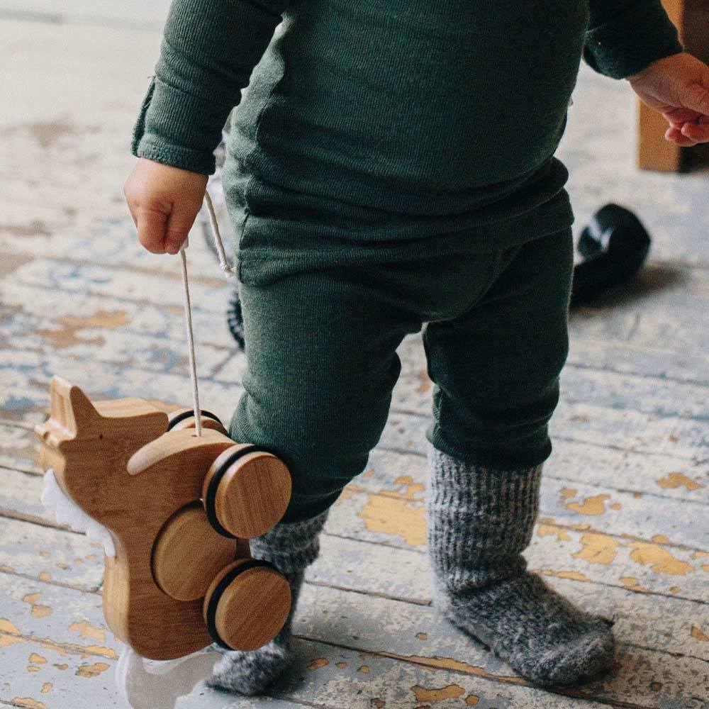 Kinderfeets houten speelgoed bamboo trekfiguur eenhoorn